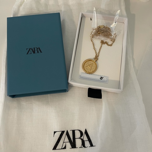 Zara Jewelry - ZARA INITIAL MEDALLION NECKLACE 💛